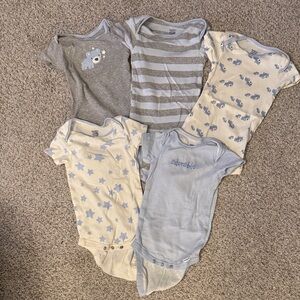 Gerber Organic White Blue Baby Onesie Set Bundle 5 Boy 12 Month Short Sleeves